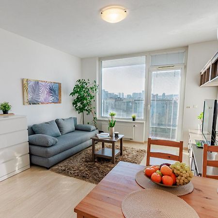 Sunny Apartment With Amazing Terrace On The 13Th Floor Near City Center Bratislava Esterno foto